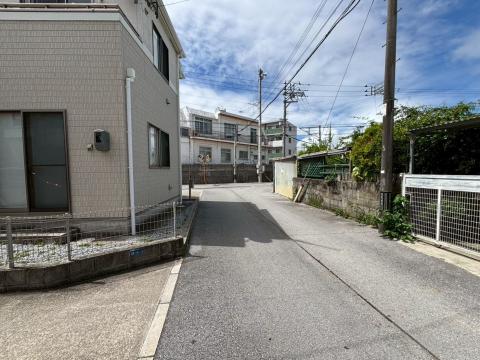 野嵩売家写真　接続道路