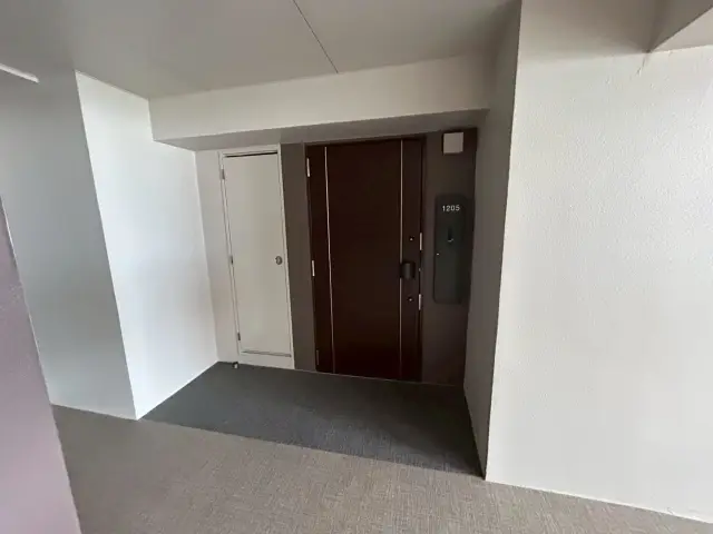 ワイズ上之屋部屋玄関