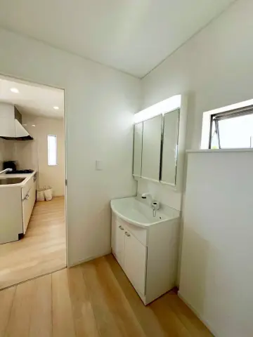 糸満新垣建売2号棟　洗面所ー台所