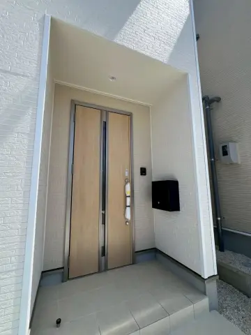 糸満新垣建売2号棟玄関
