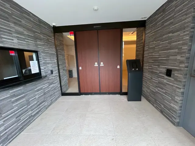 ワイズ上之屋入口