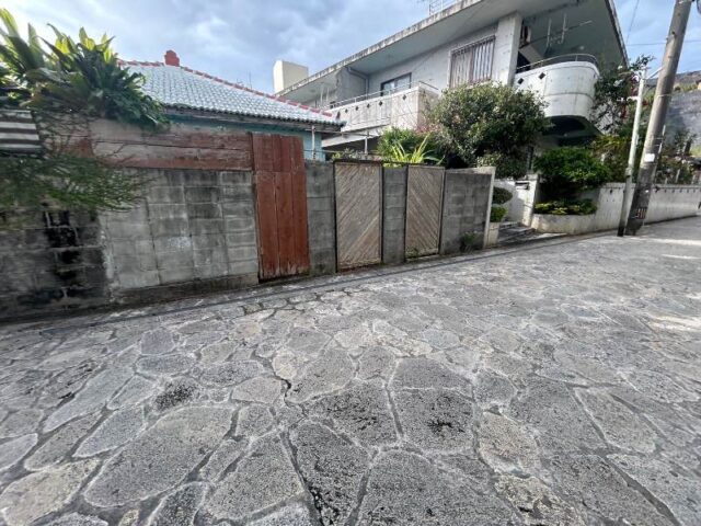 首里崎山町1丁目売地-周辺道路