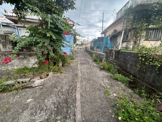 首里崎山町1丁目売地-周辺道路