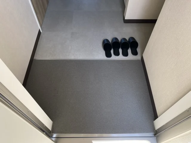 部屋玄関
