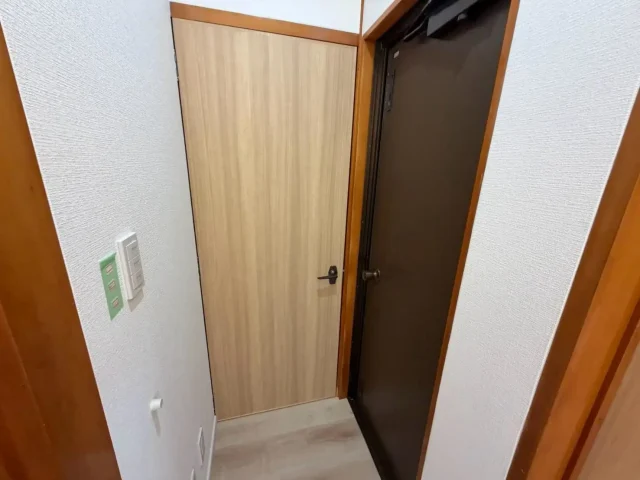 2階洋室1・バルコニードア