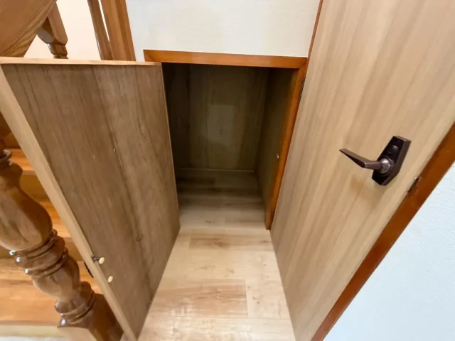 階段下収納