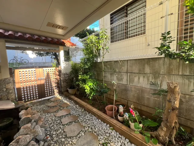 玄関ポーチ