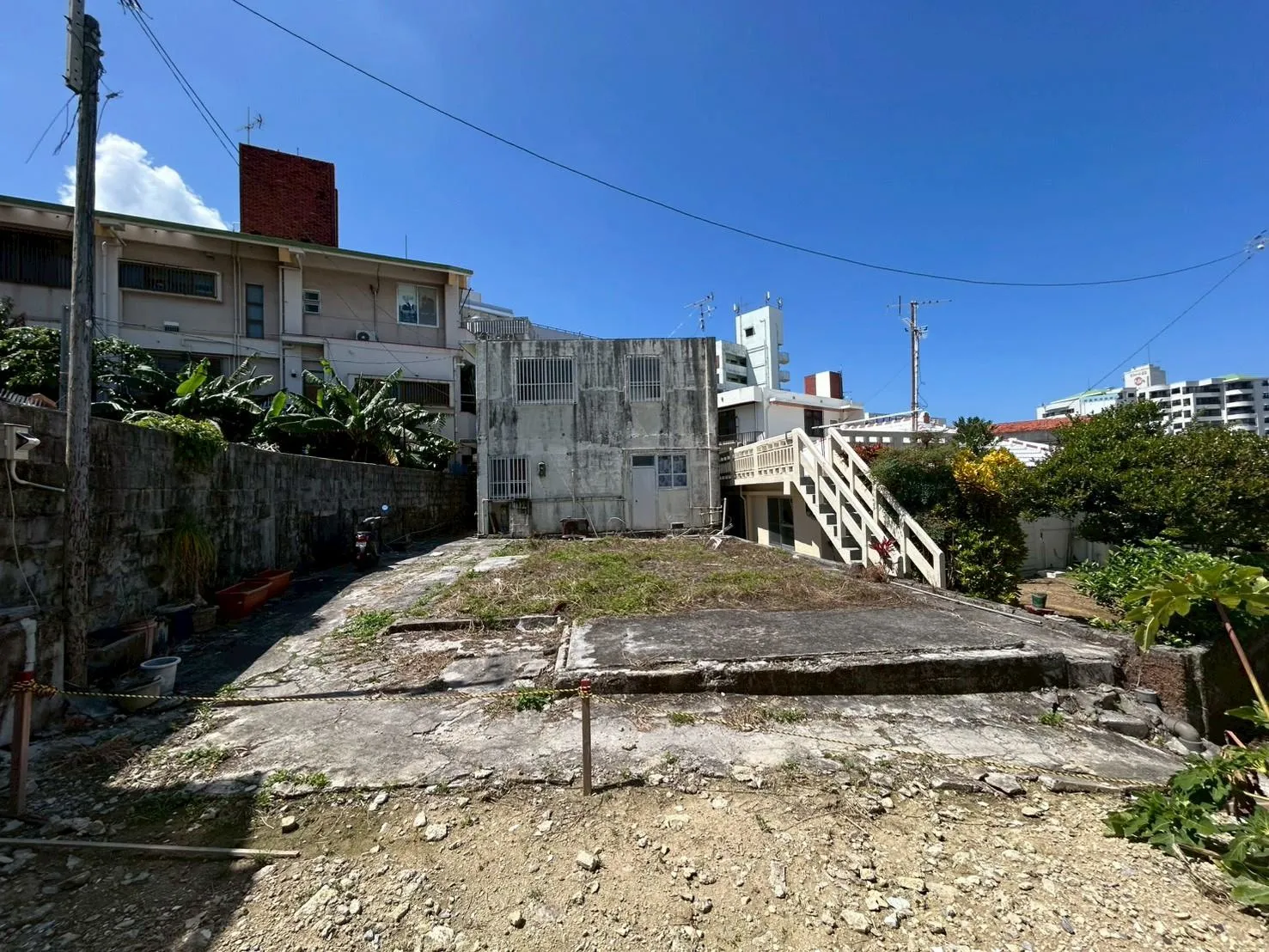 土地・建物外観